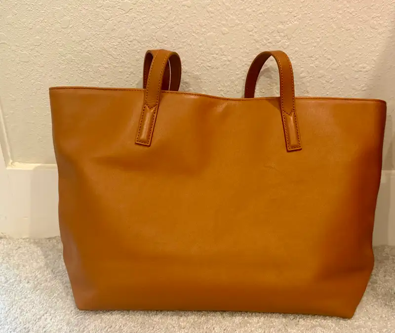 Classic Italian Leather Tote - Thumbnail 3