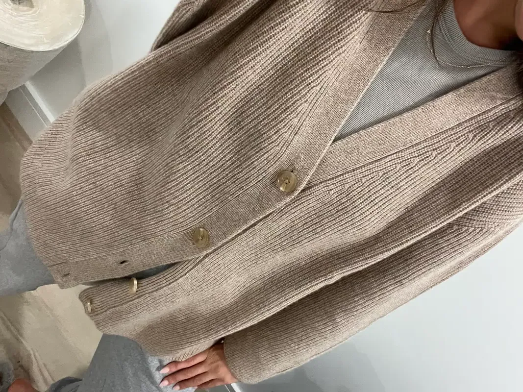 Customer image of Mongolian Spring Cashmere Oversized Boyfriend Cardigan Sweater