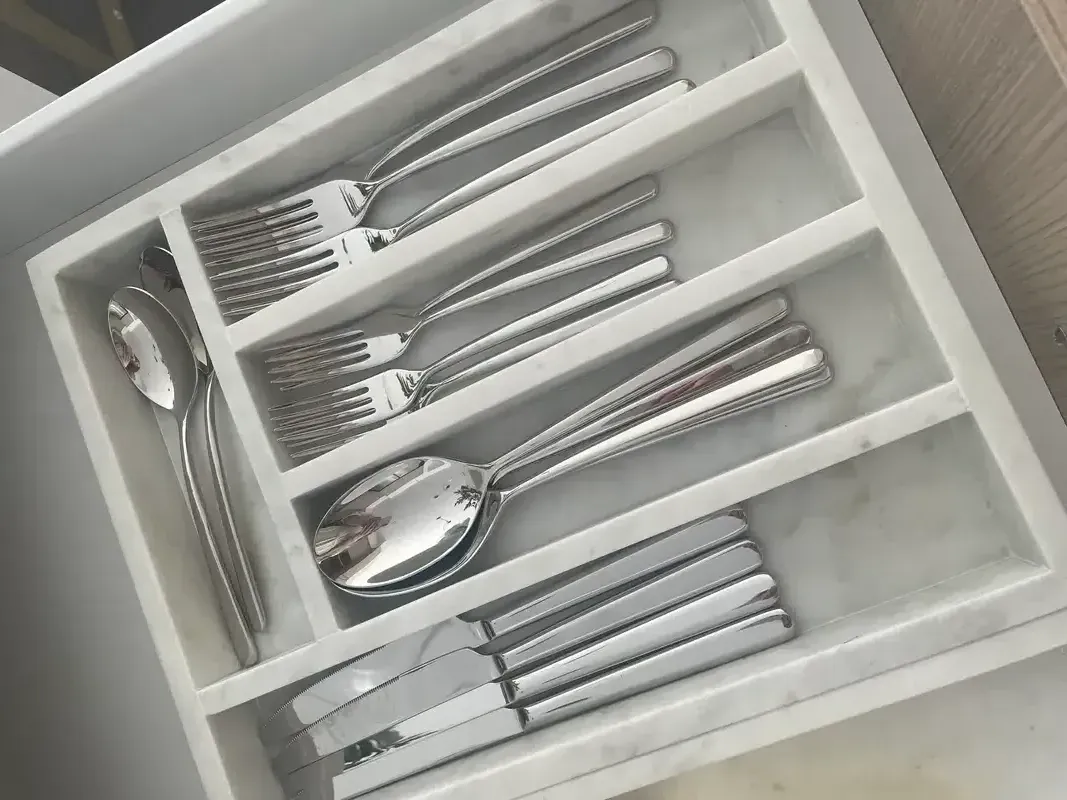 Gia Minimalist 20 Piece Flatware Set