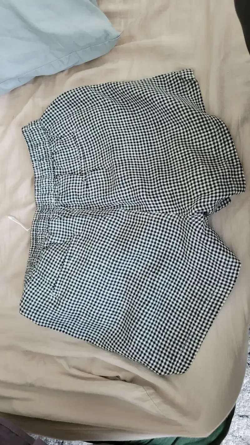 Customer image of 100% European Linen Shorts