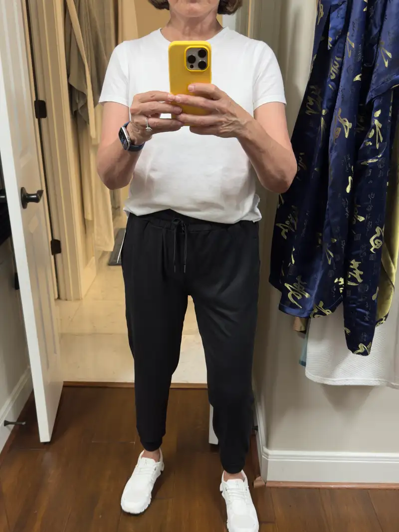 Customer image of Flowknit Mid-Rise Jogger
