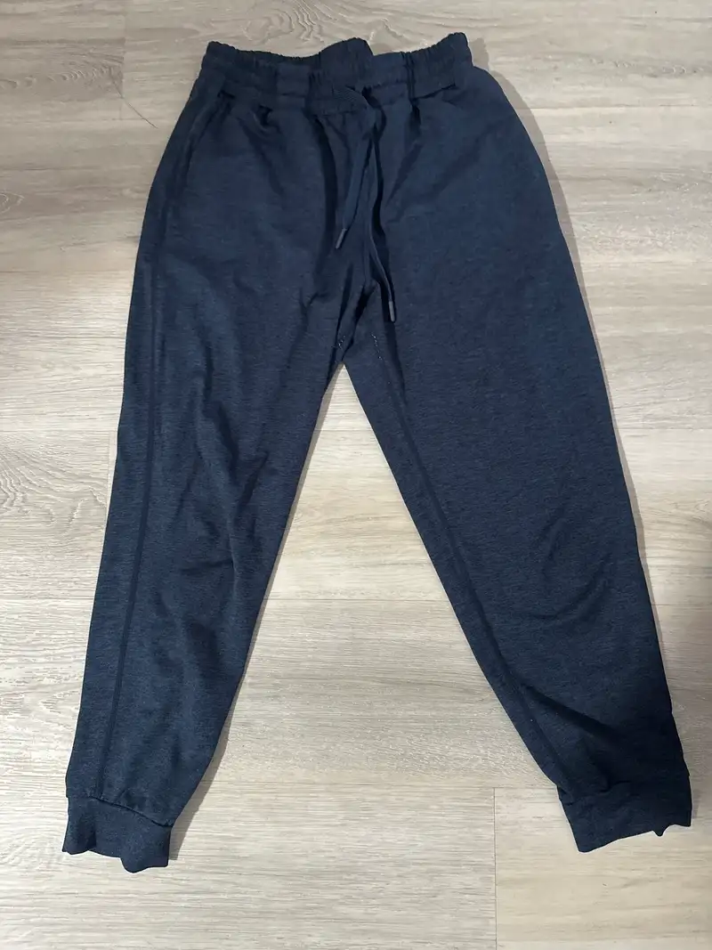 Customer image of Flowknit Mid-Rise Jogger