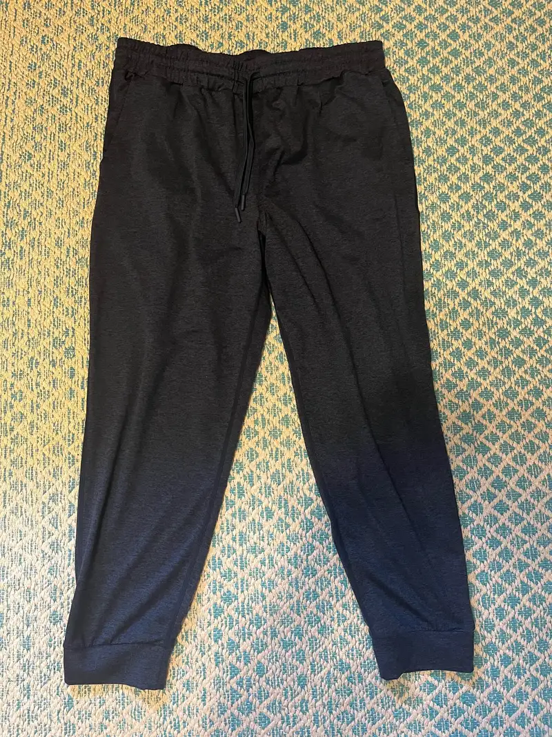 Customer image of Flowknit Mid-Rise Jogger