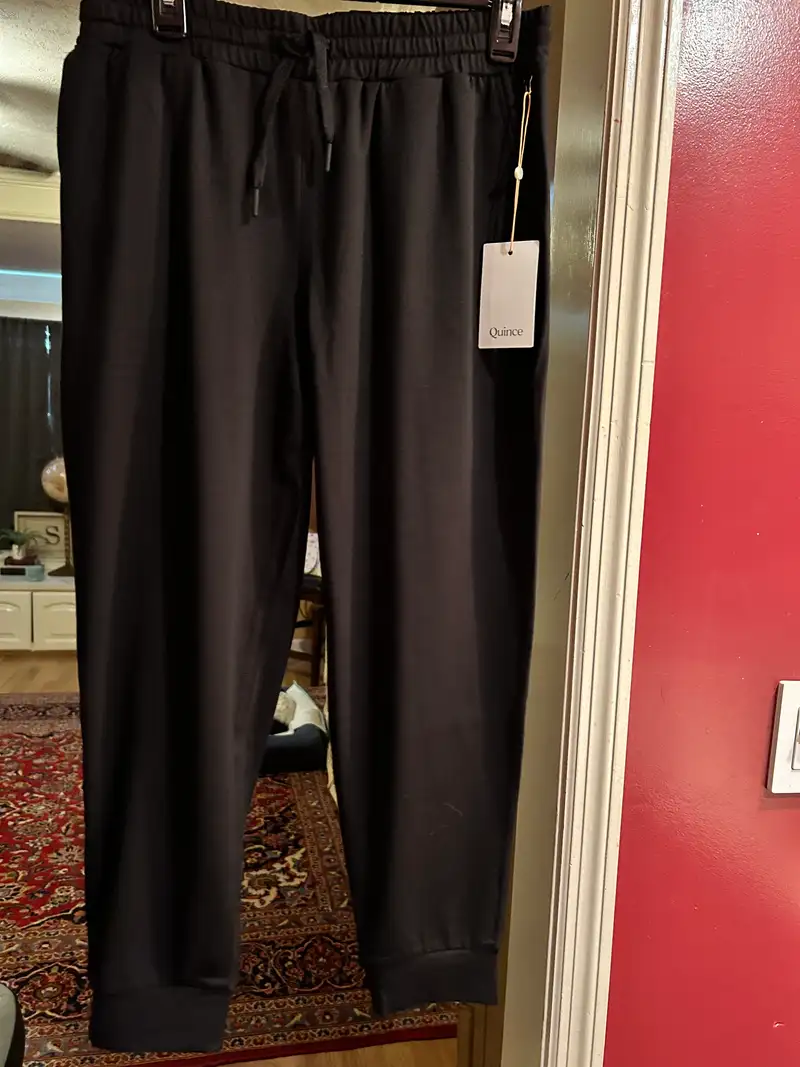 Customer image of Flowknit Mid-Rise Jogger