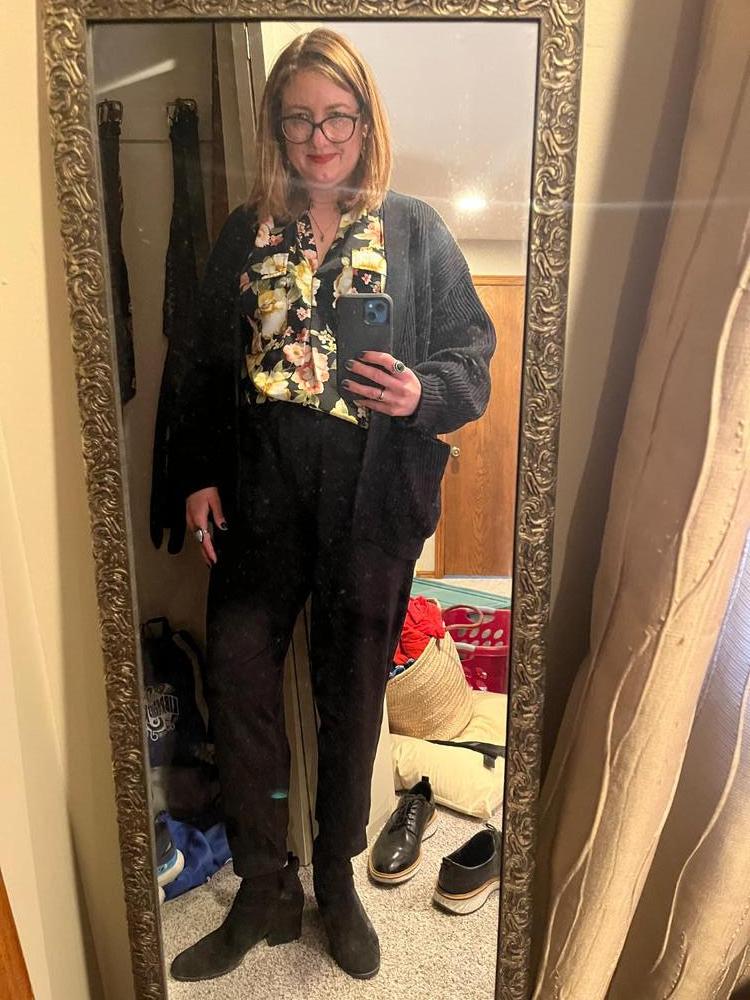 Customer image of Flowknit Mid-Rise Jogger