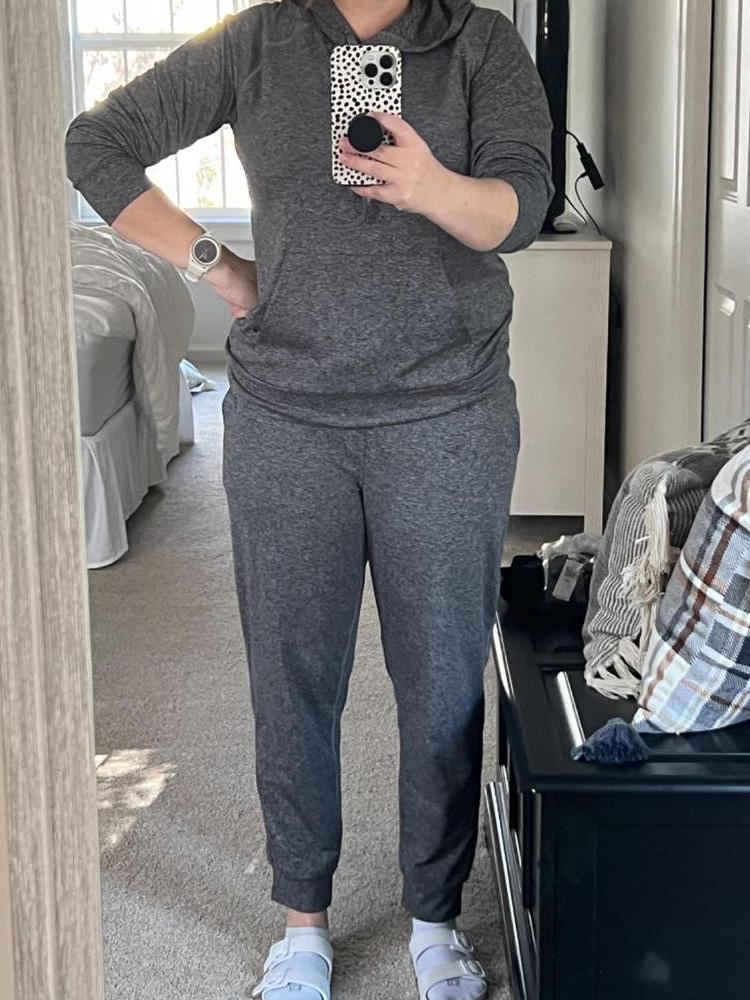 Customer image of Flowknit Mid-Rise Jogger