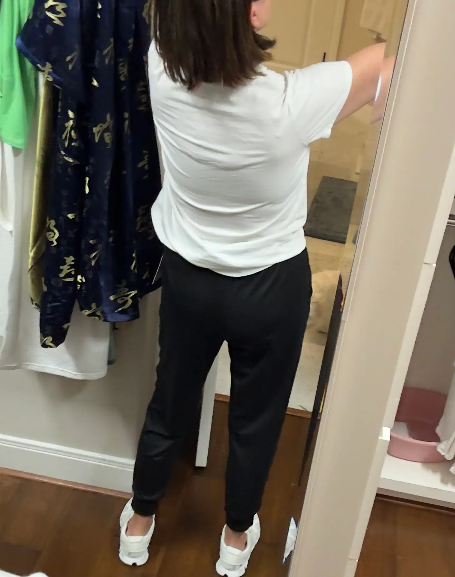Customer image of Flowknit Mid-Rise Jogger