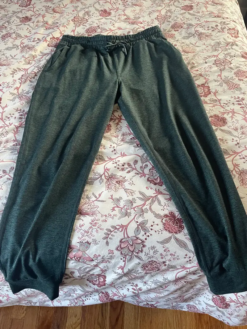 Customer image of Flowknit Mid-Rise Jogger