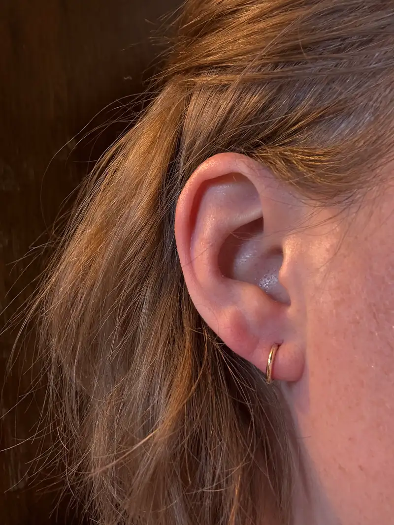 14k Gold Solo Mini Hoop | Quince