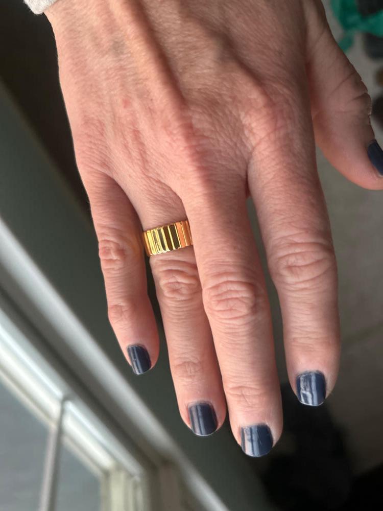 Gold Wide Ridge Band